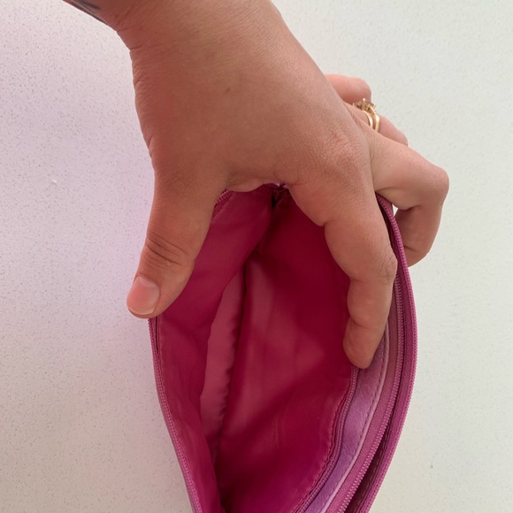 Soft leather pinkish purple (mauve) Coach wristlet - Picture 5 of 6